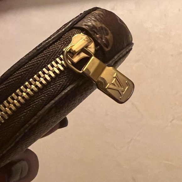 👑✅PRICE FIRM✅ AUTHENTIC Louis Vuitton Monogram Coin Pouch - Picture 5 of 17
